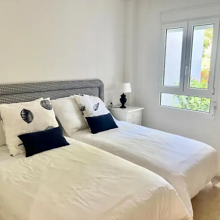 Апартаменты Monteros Palm Beach, Private Garden, Front Марбелья
