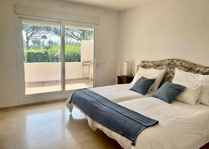 Apartamento Monteros Palm Beach, Private Garden, Front *