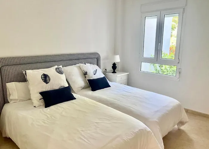 Apartamento Monteros Palm Beach, Private Garden, Front Marbella