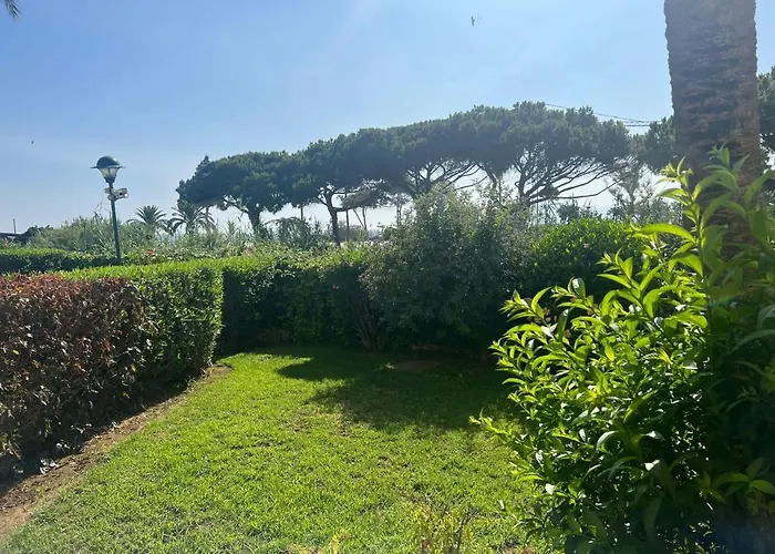 Monteros Palm Beach, Private Garden, Front Apartamento *