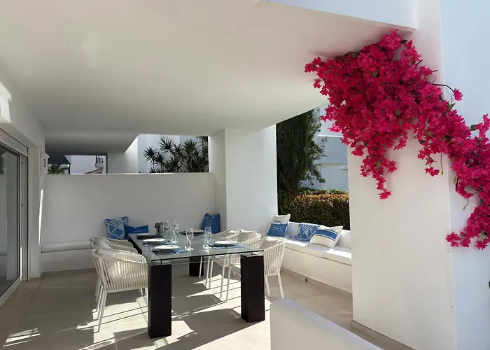 Apartamento Monteros Palm Beach, Private Garden, Front *